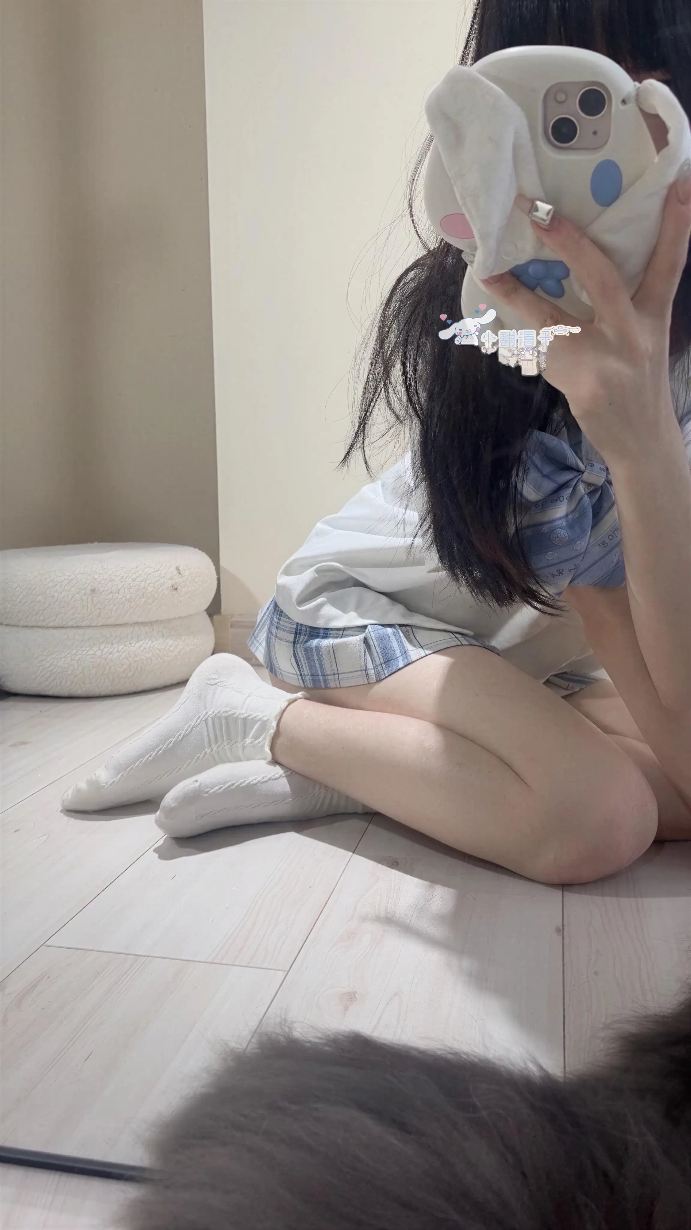 小甜酒子 – 短袜肉腿+JK 14P